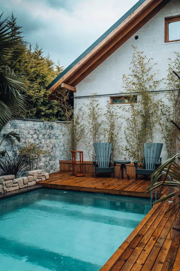 Abords de piscine aménagés par Brunel TB